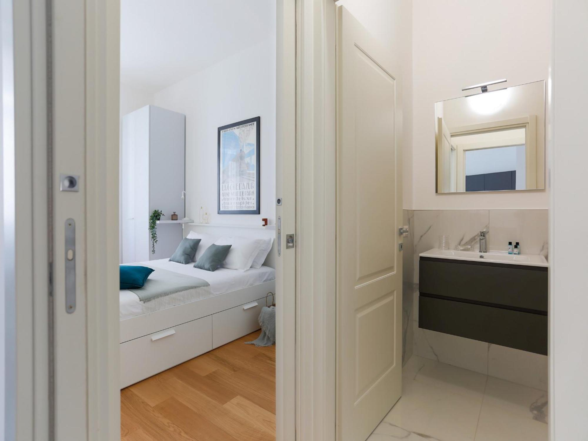 The Best Rent - Modern One Bedroom Apartment In San Babila Милано Екстериор снимка